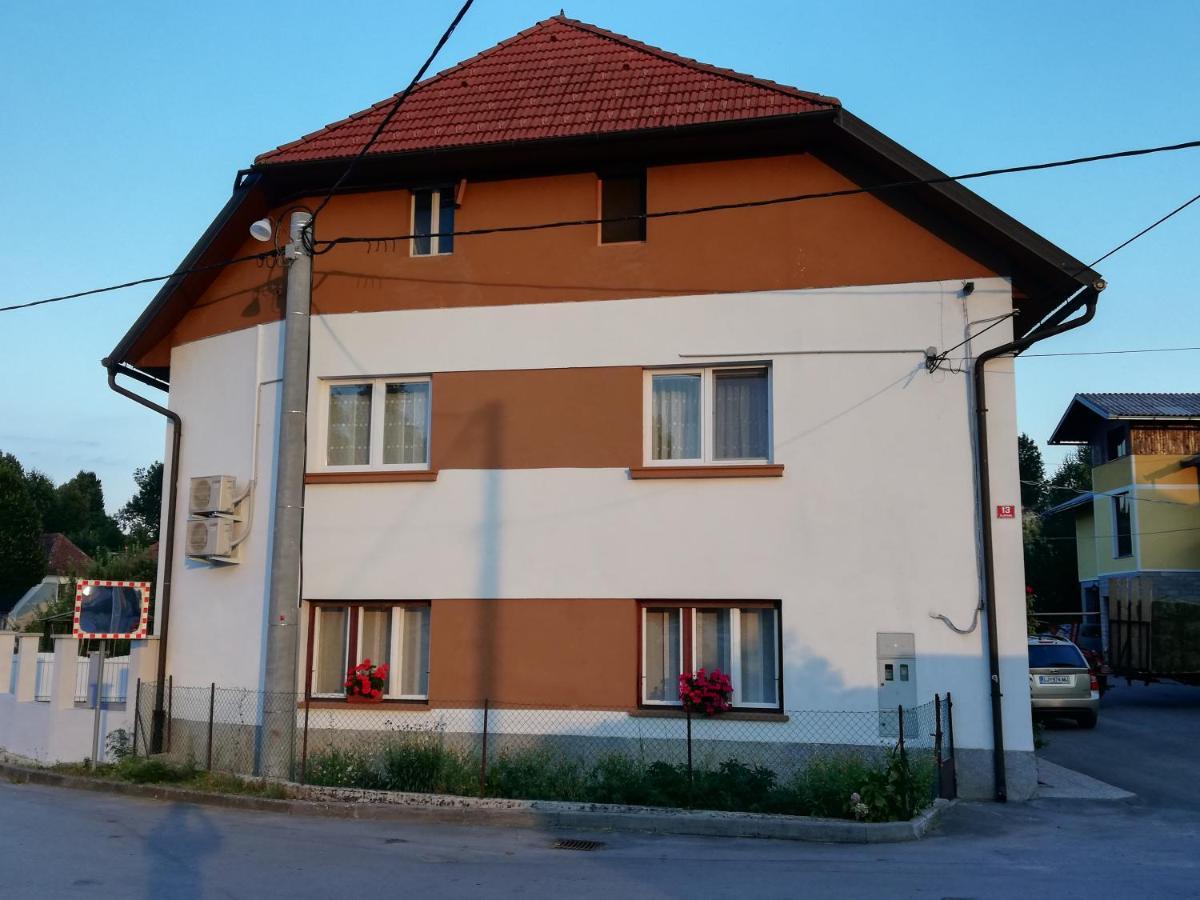 Sobe Sabec Bed & Breakfast Postojna Eksteriør bilde