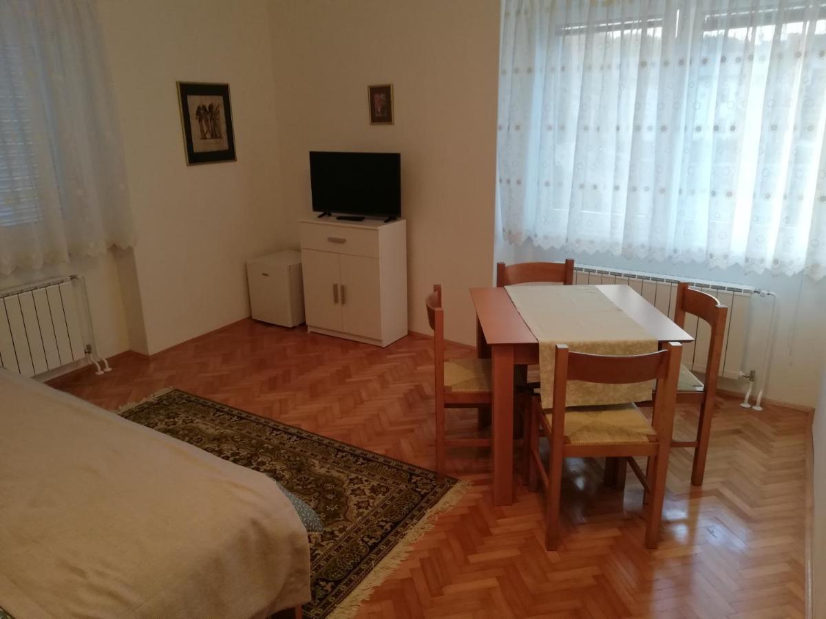 Sobe Sabec Bed & Breakfast Postojna Eksteriør bilde